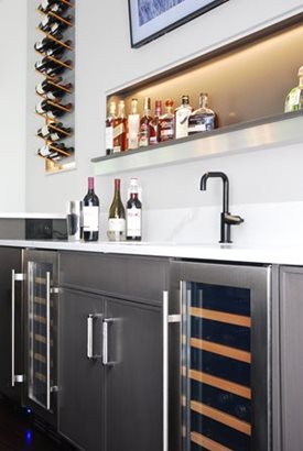 Home Bar Designer Shows Off
