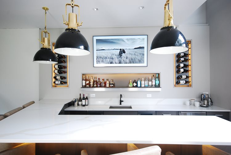 Custom Home Bar Builders