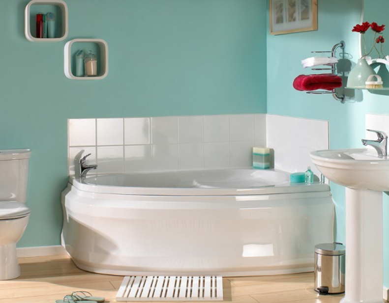 Bath Design Consultant Uses Corner Tub