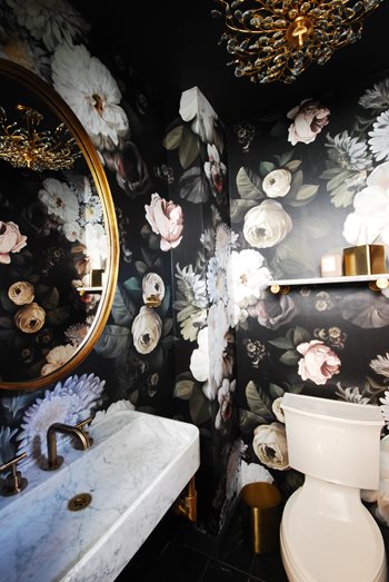 floral bathroom design